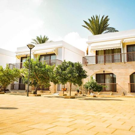 Golden Palms Guest House&Cafe Famagouste Extérieur photo
