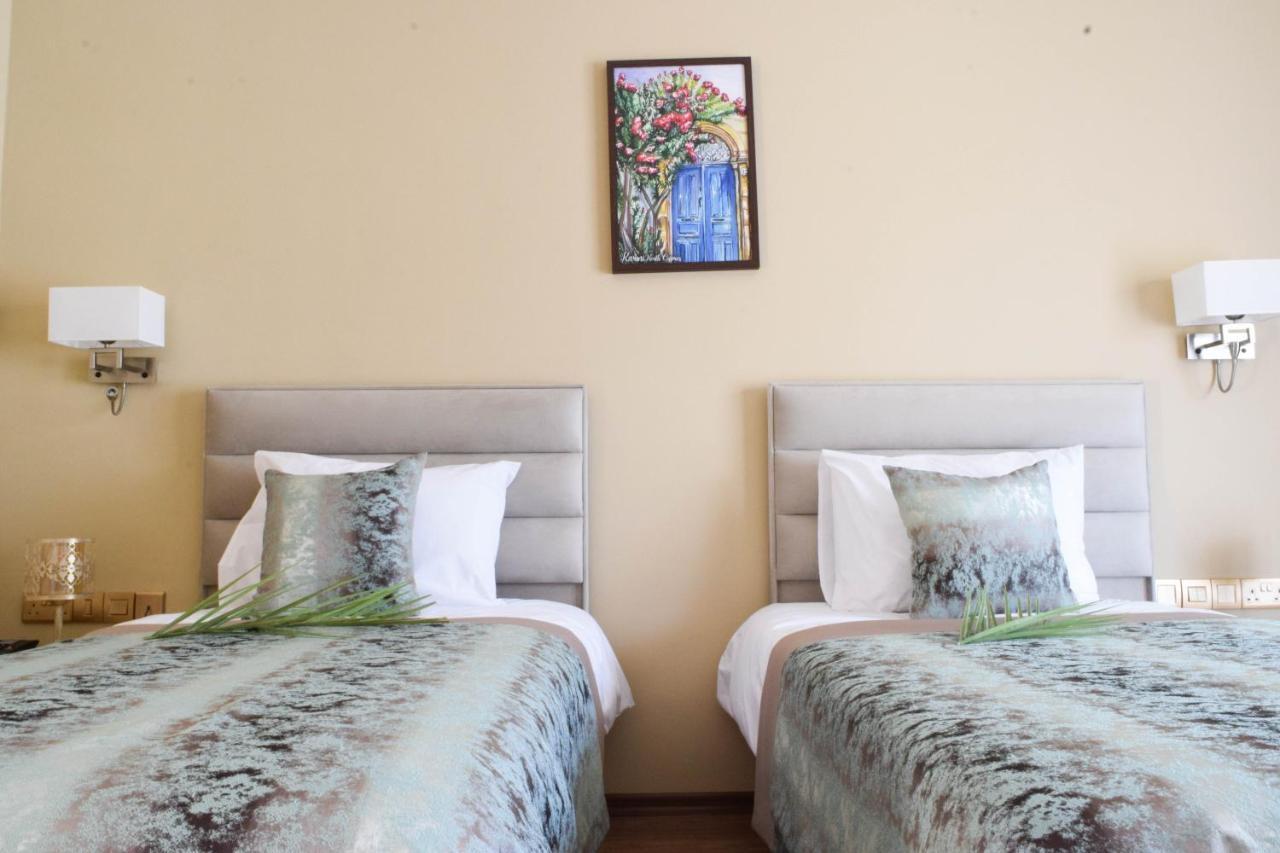 Golden Palms Guest House&Cafe Famagouste Extérieur photo