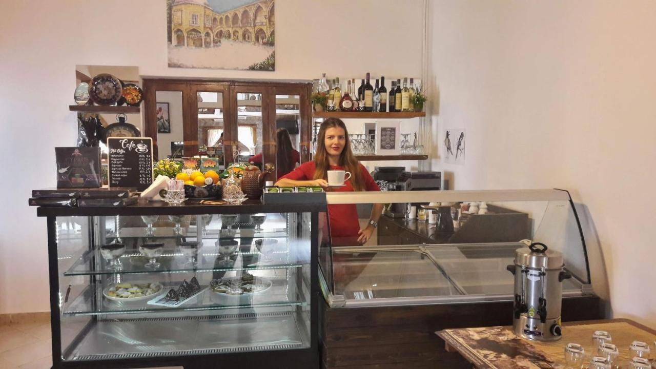 Golden Palms Guest House&Cafe Famagouste Extérieur photo